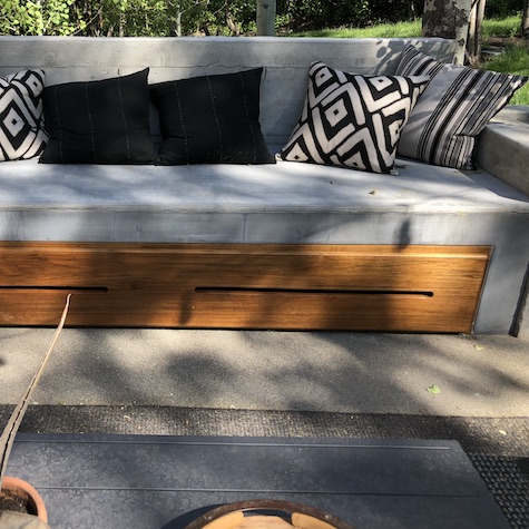 backyard-finished-concrete-sofa